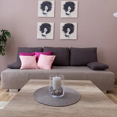 Bpm: Dob70 Classic In Downtown Apartment